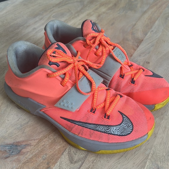 NIKE KD Basketball Shoes / Sneakers - Picture 3 of 6